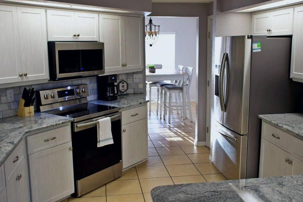 Spacious 4-Bedroom 2-Bath Abode ウィンターヘイブン エクステリア 写真