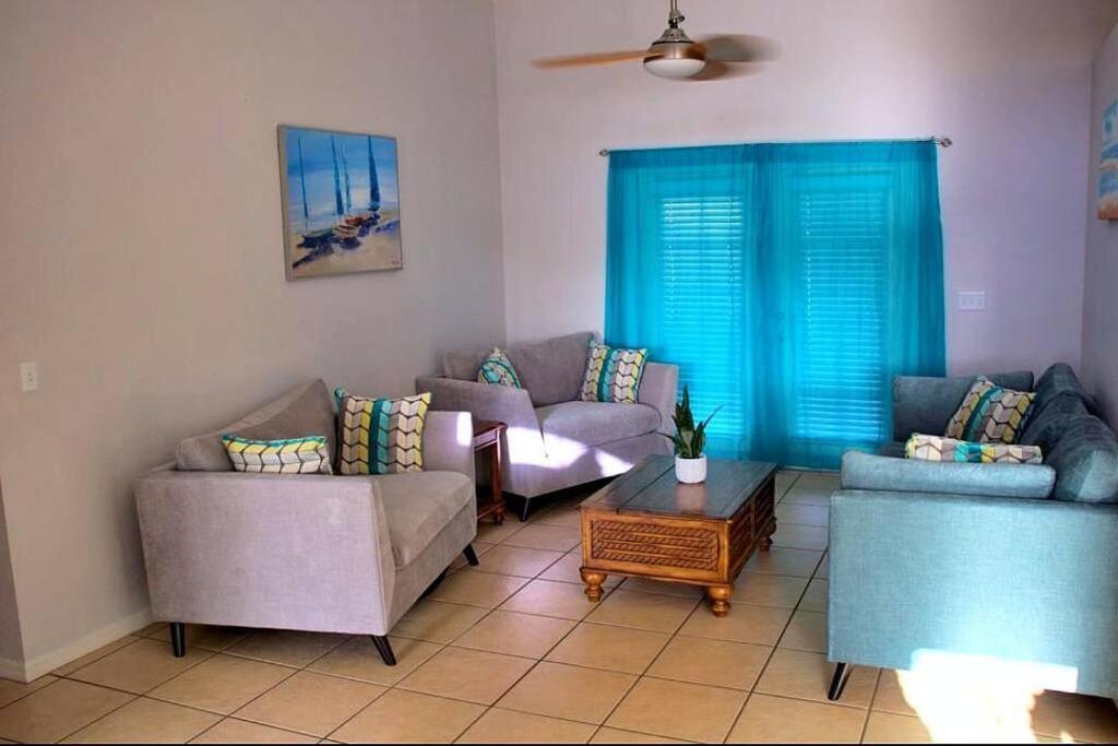 Spacious 4-Bedroom 2-Bath Abode ウィンターヘイブン エクステリア 写真